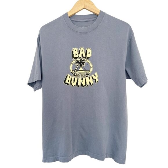 Bad Bunny Worlds Hottest Tour 2022 Verano Sin Ti Official Merch Shirt Men's Sz M - Picture 1 of 7